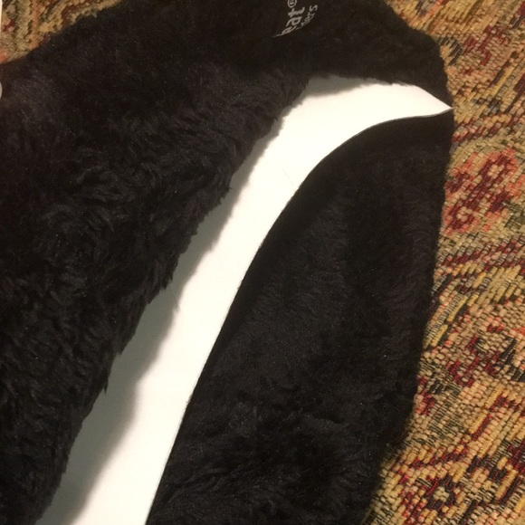 New! Heat Holders Black Cable Knit Plush Faux Fur Lining Thermal Hat One Size - Picture 7 of 10